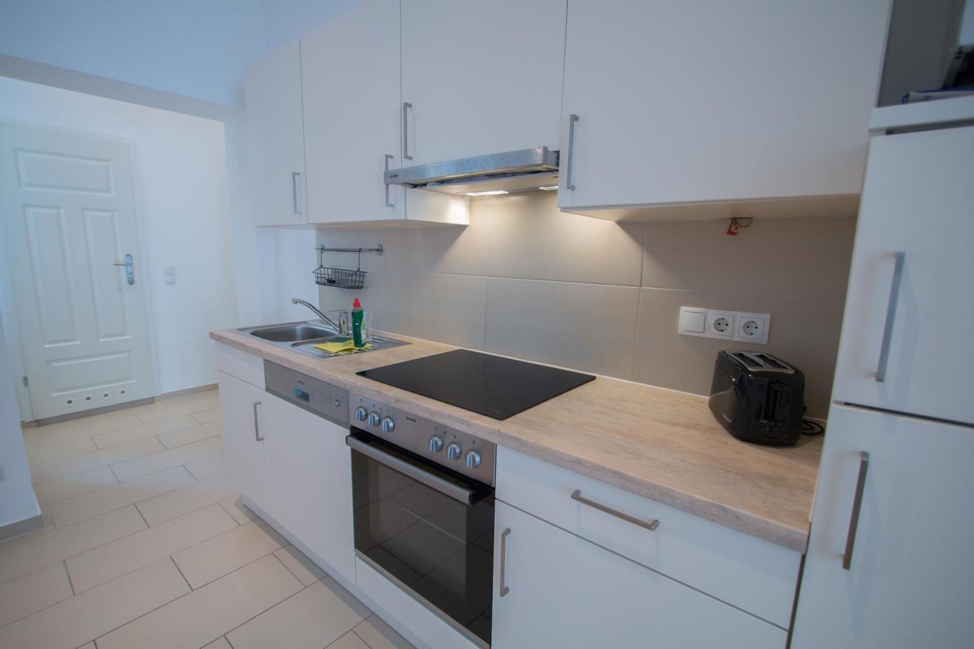 Porzellangarten Apartment I Contactless Check-In Wina Bagian luar foto