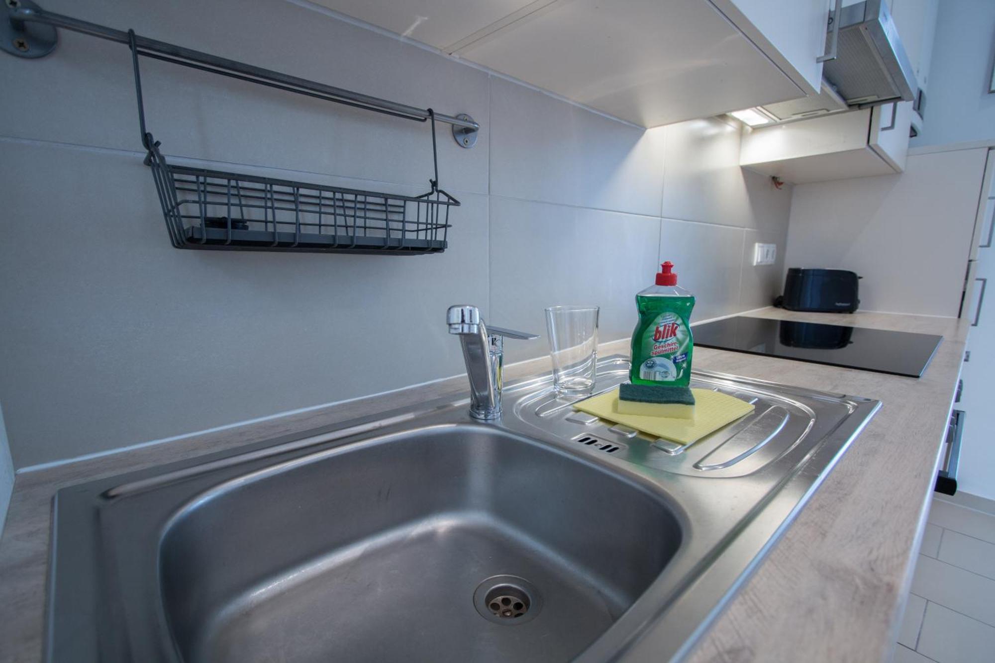 Porzellangarten Apartment I Contactless Check-In Wina Bagian luar foto